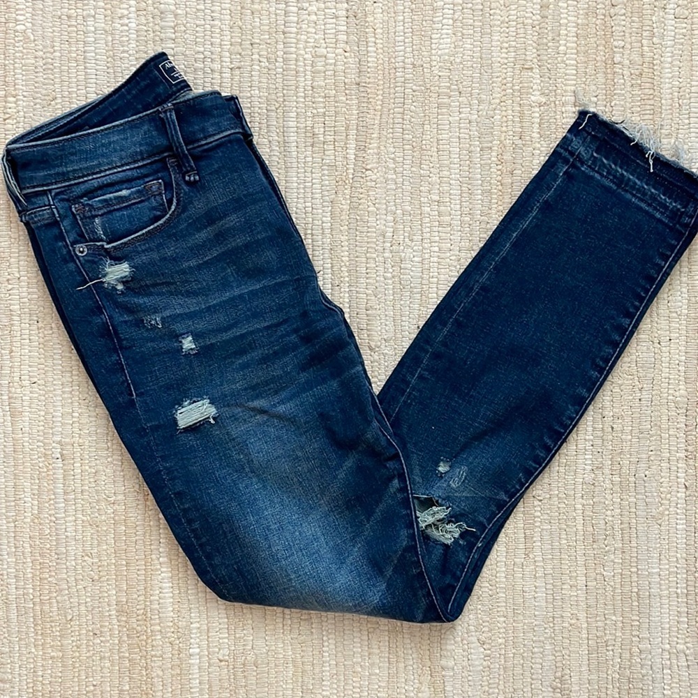 NWOT Abercrombie & Fitch Low Rise Distressed Skinny Jeans